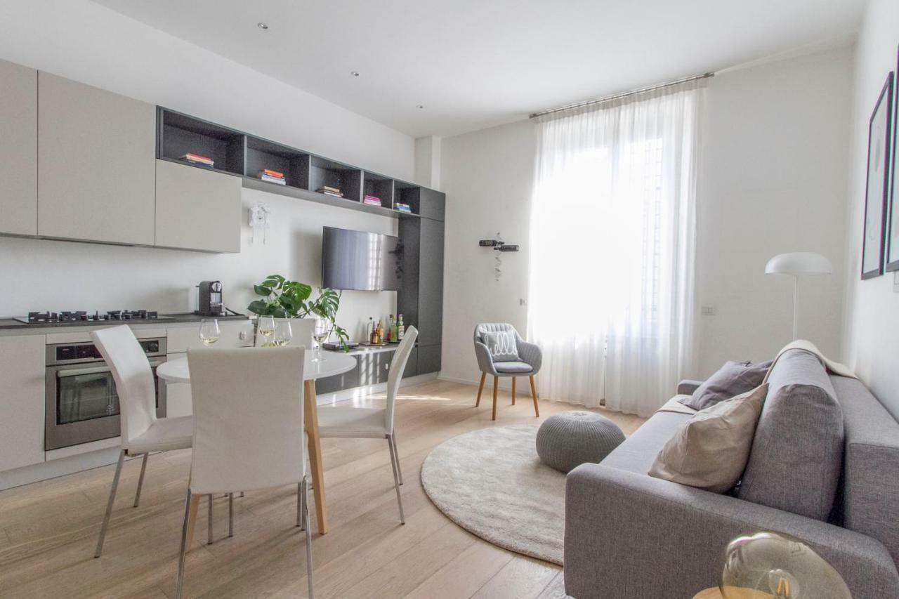 Luxury And Spacious Apartment Милан Экстерьер фото