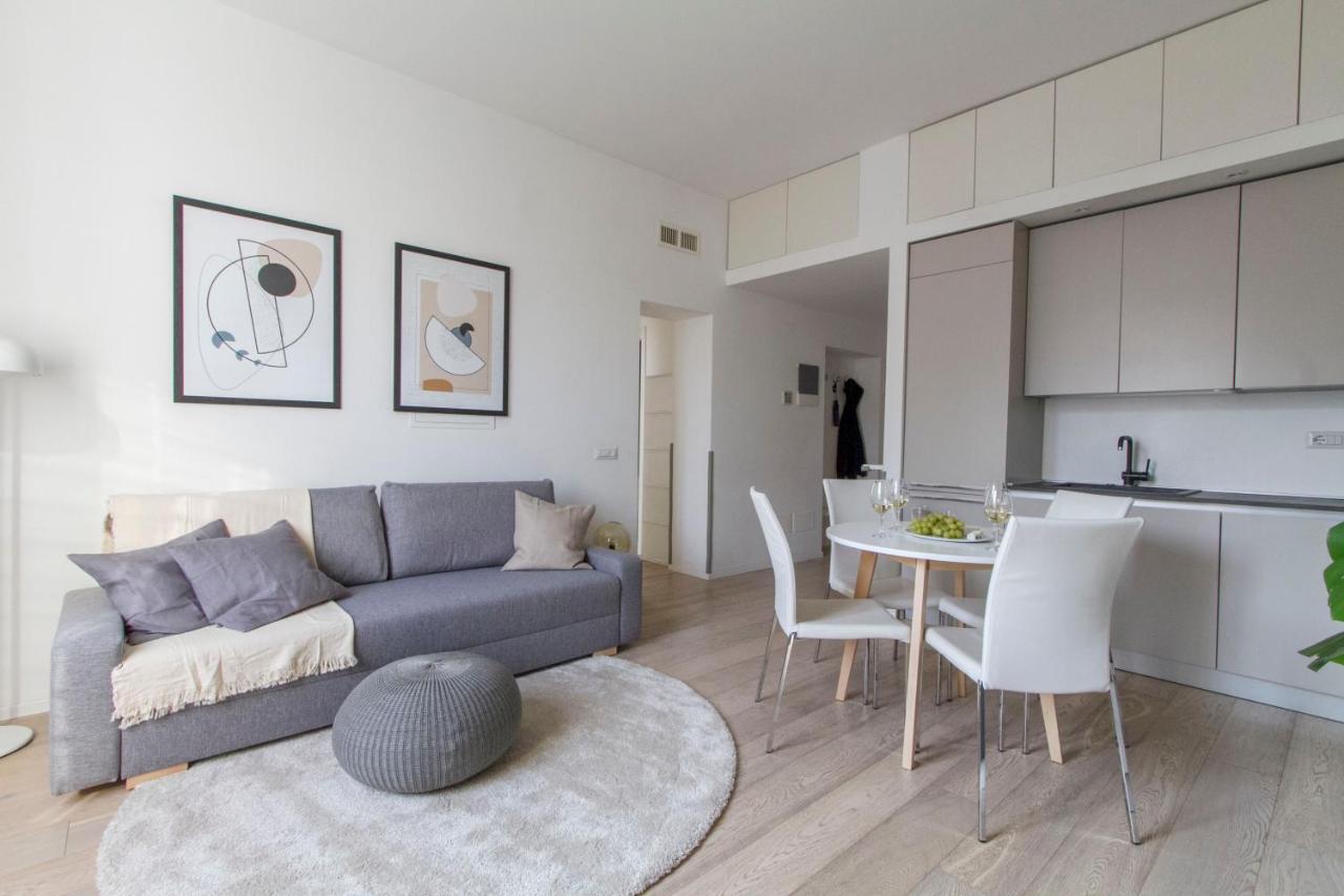 Luxury And Spacious Apartment Милан Экстерьер фото